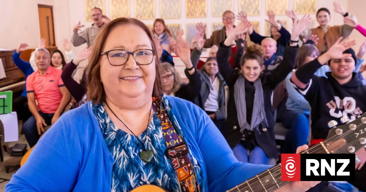 How singing in a choir hits the right note for people living with brain conditions
