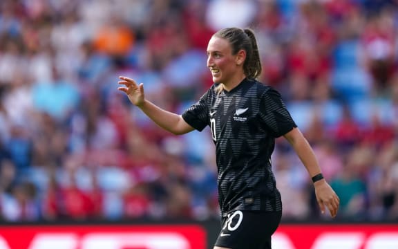 Annalie Longo in action for the Football Ferns against Norway 2022.