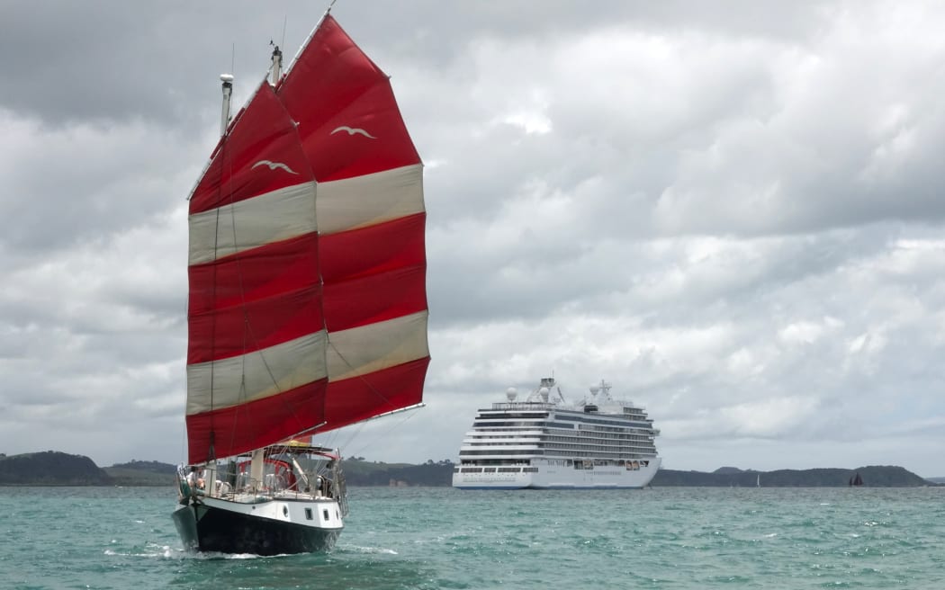 The junk-rigged Taiko heads for the finish line