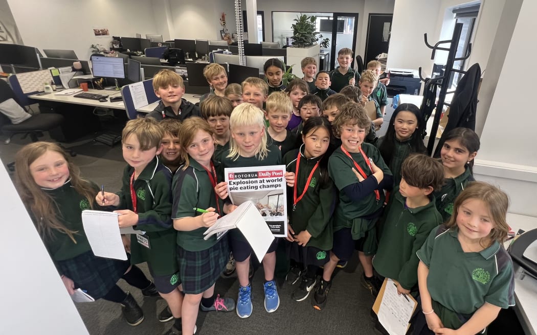 Image of Lynmore Primary School pupils spend the day at NZME learning about the media.