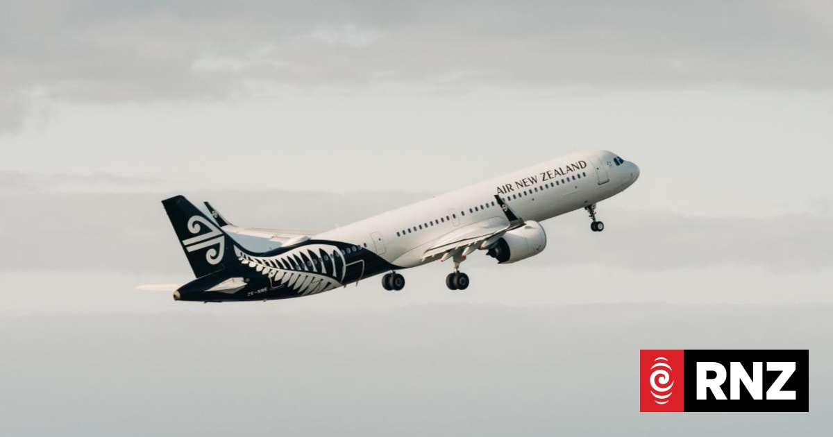 Air New Zealand becomes first international airline to land in Sydney's new airport