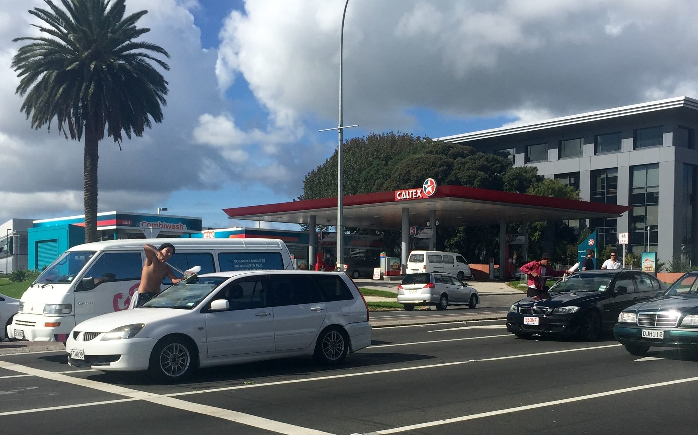 Window washers in South Auckland