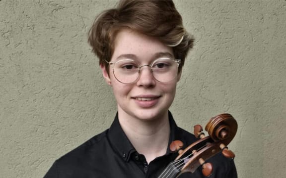 Violist Solace Ward