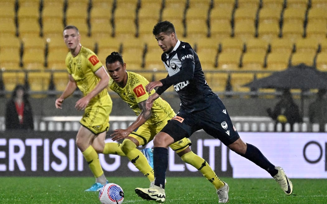 Melbourne Victory lose key player ahead of Phoenix clash | RNZ News