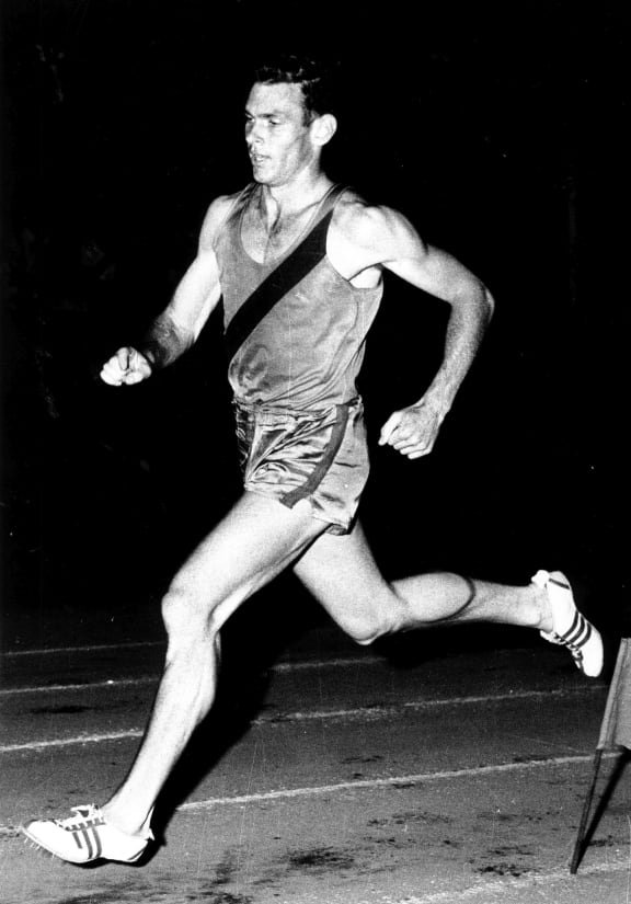 Peter Snell in action (date and venue unknown)