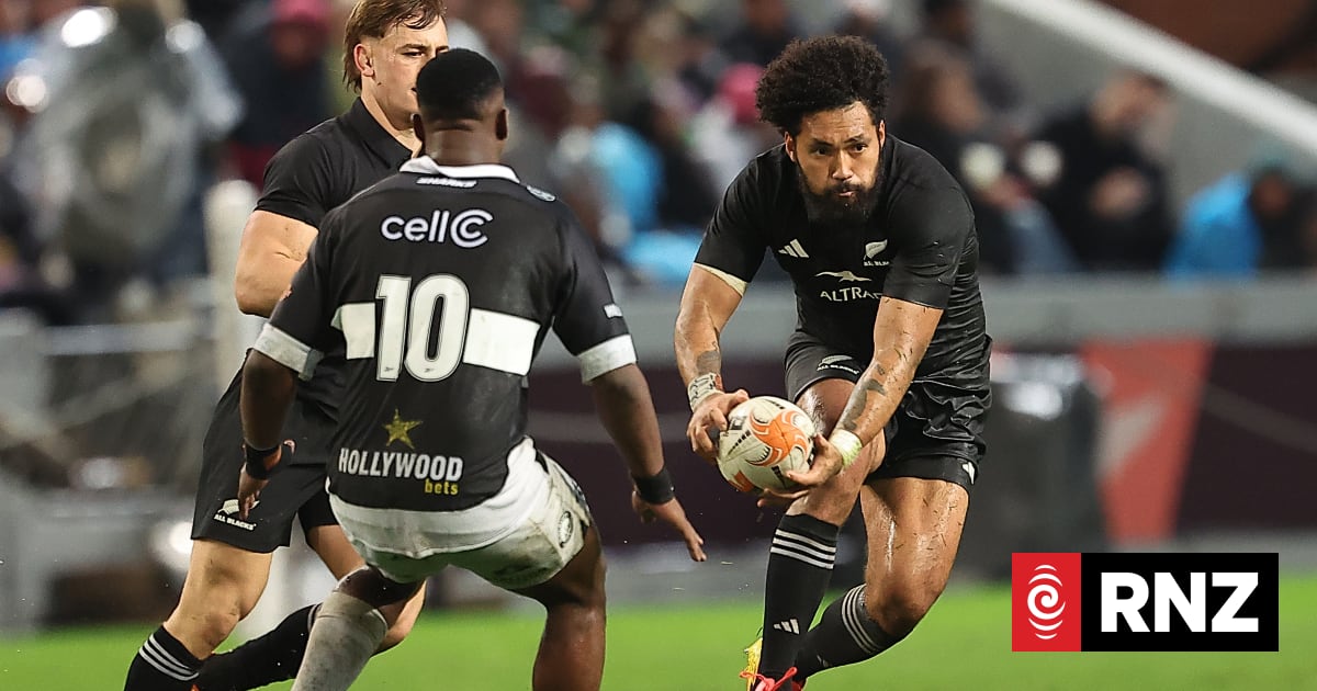 All Blacks crush Sharks 54-0 in eight-try blitz