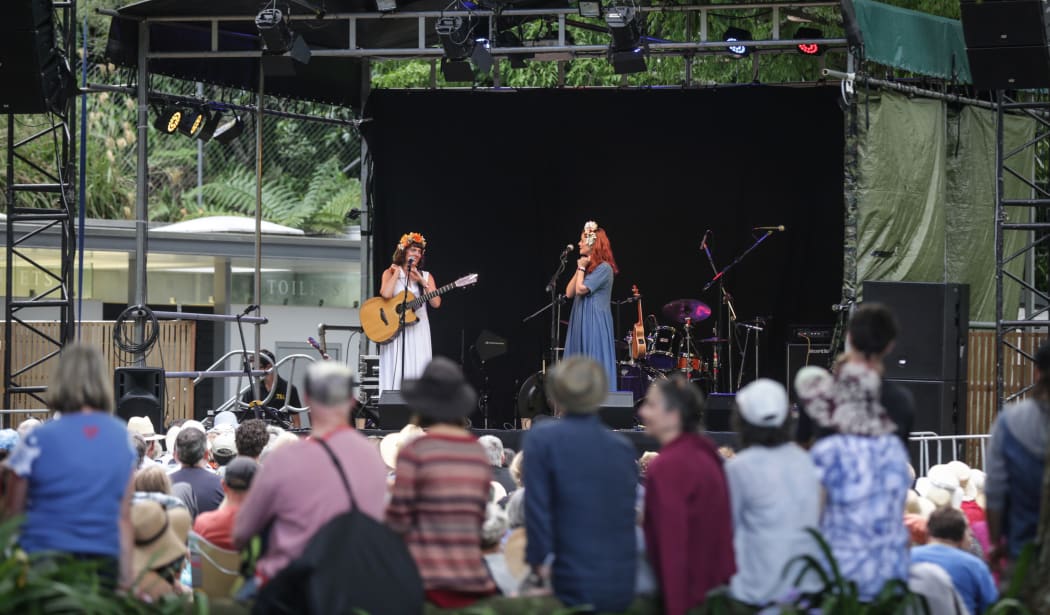 WOMAD - The Swan Sister