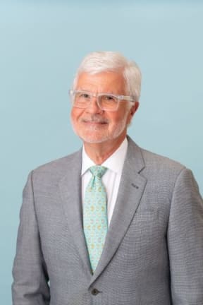 Dr Steven Gundry.