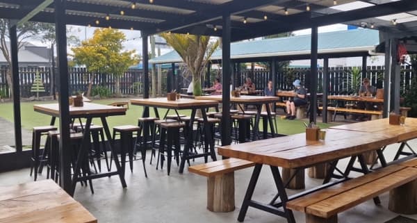 The outdoor seating area at Peekaboo Backyard Eatery in Kaitāia.