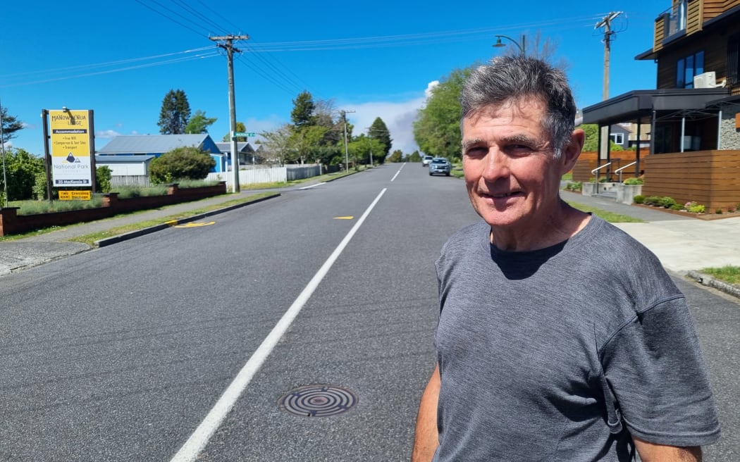 Tour guide Stu Barclay says he's never seen anything like this blaze in more than 25 years of operating in the area.