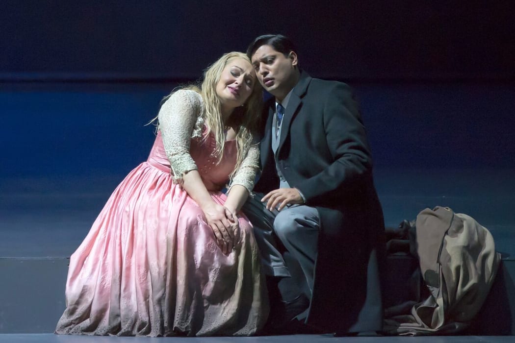 Dina Kuznetsova and Angus Wood in NZO's Katya Kabanova