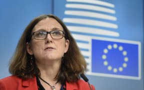 European Union Commissioner of Trade Cecilia Malmstrom (L) talks during a joint press conference after a Foreign Affairs Trade Ministers meeting at the EU headquarters in Brussels on May 22, 2018.  / AFP PHOTO / JOHN THYS