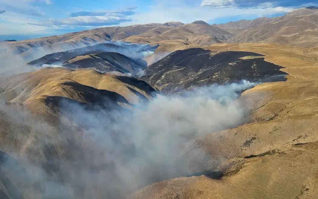 Crews are preparing to battle out of control Waitaki bush fire for days.