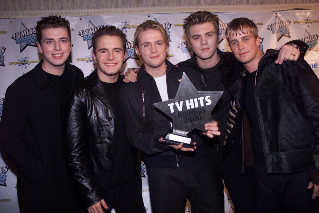 Westlife with their Best Band award the 2000 TV Hits Awards