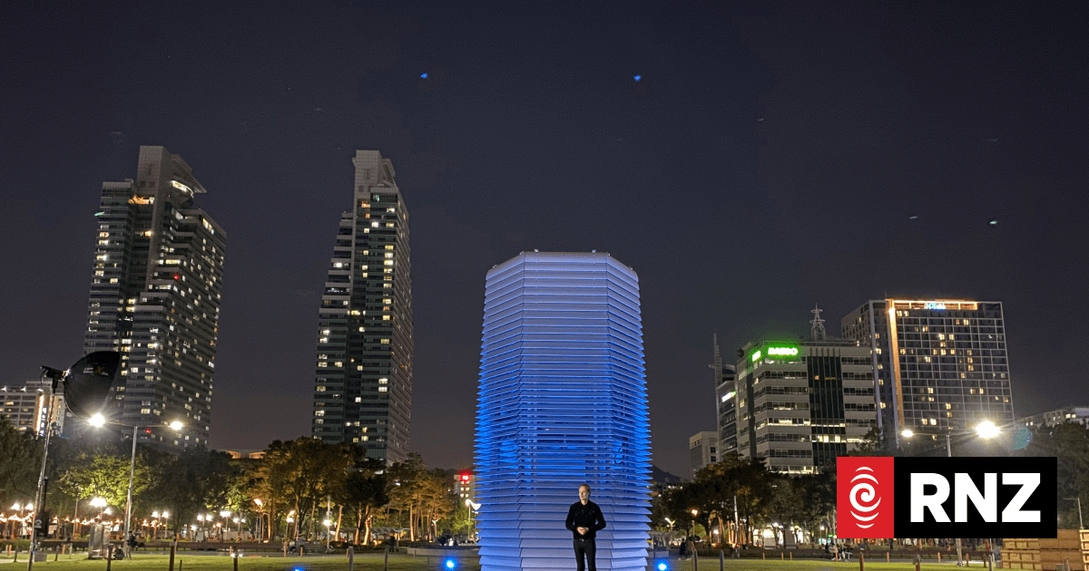 Artist and inventor Daan Roosegaarde and his solutions to gnarly ...
