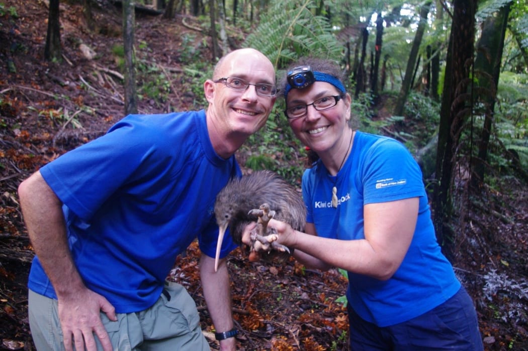Stephen Marsland and Isabel Castro with Blandy the kiwi, a main participant of this research.