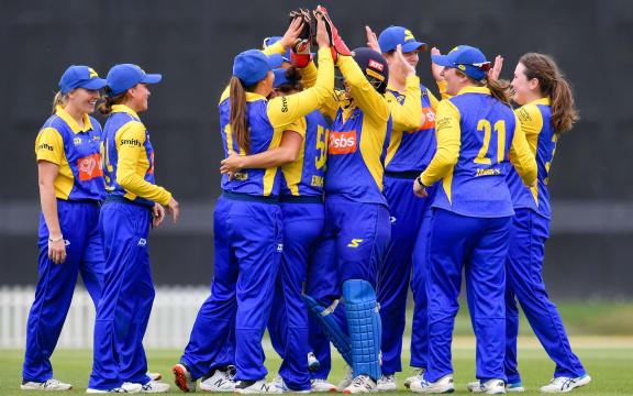 Otago Sparks celebrates the wicket of Amy Satterthwaite of the Canterbury Magicians during the Hallyburton Johnstone Shield cricket match at Hagley Oval, Christchurch, New Zealand, 20th November 2021.