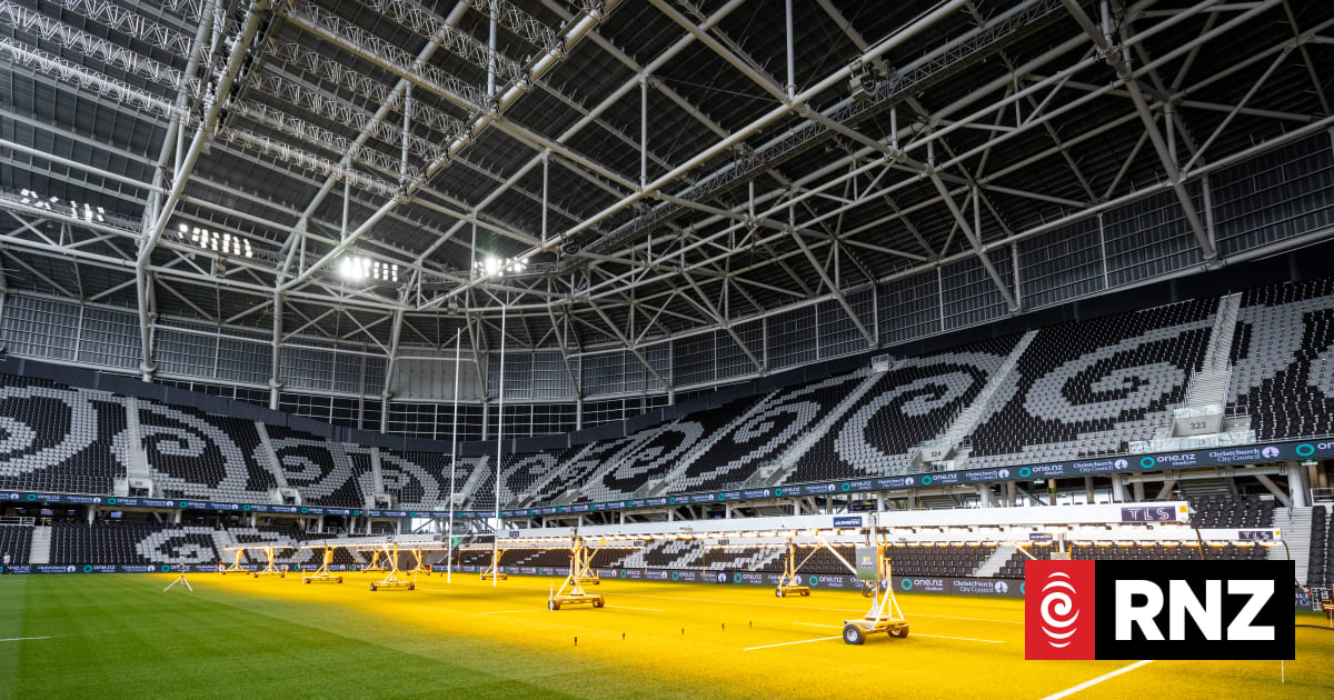One NZ Stadium operators review misting fan option to deal with hot temperatures