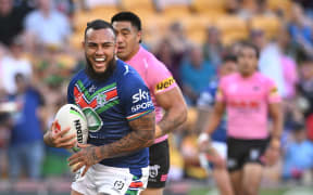 Addin Fonua-Blake of the Warriors celebrates as he scores a try during the NRL Round 10 match between the New Zealand Warriors and the Penrith Panthers at Suncorp Stadium in Brisbane, Saturday, May 6, 2023. (AAP Image/Darren England / www.photosport.nz)