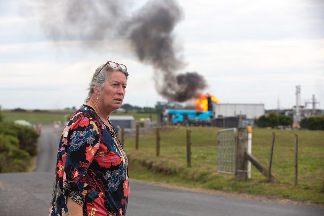A Fracking Tour of Taranaki / Someday Stories 05 - 04