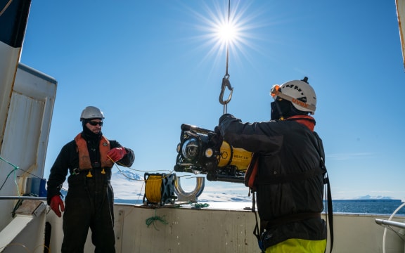 After a week of struggling to get close enough through the ice a clear calm day at Wood Bay in the Ross Sea let Leigh Tait operate the Boxfish ROV.