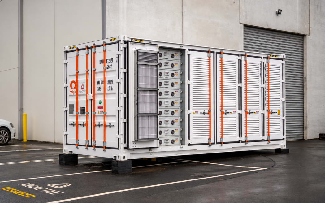 Christchurch company invented a new type of solar battery | RNZ