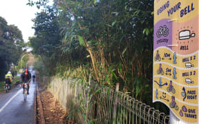 A sign next to the northwestern cycleway provides advice for using bells.