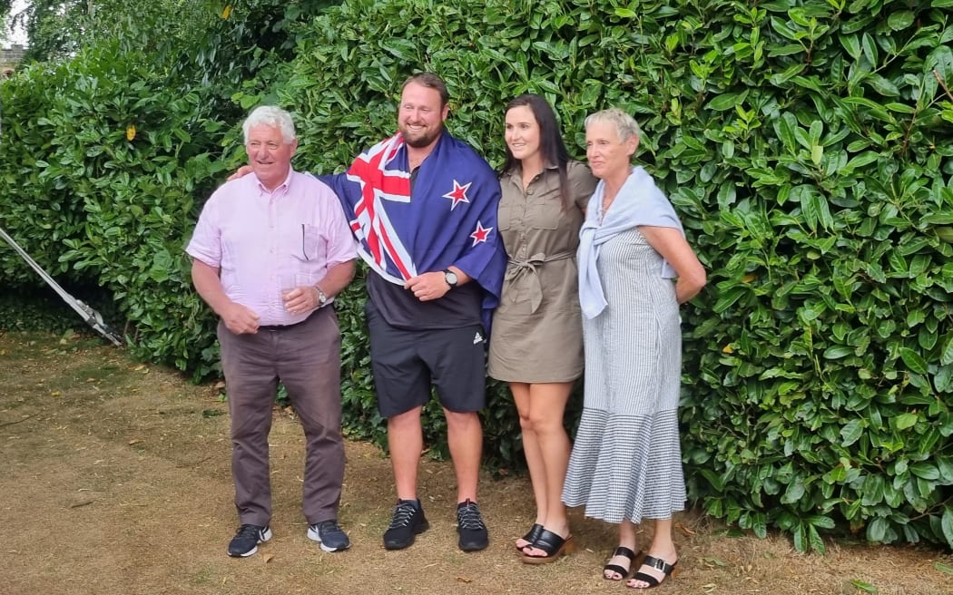 Tom Walsh and family at the Birmingham Commonwealth Games