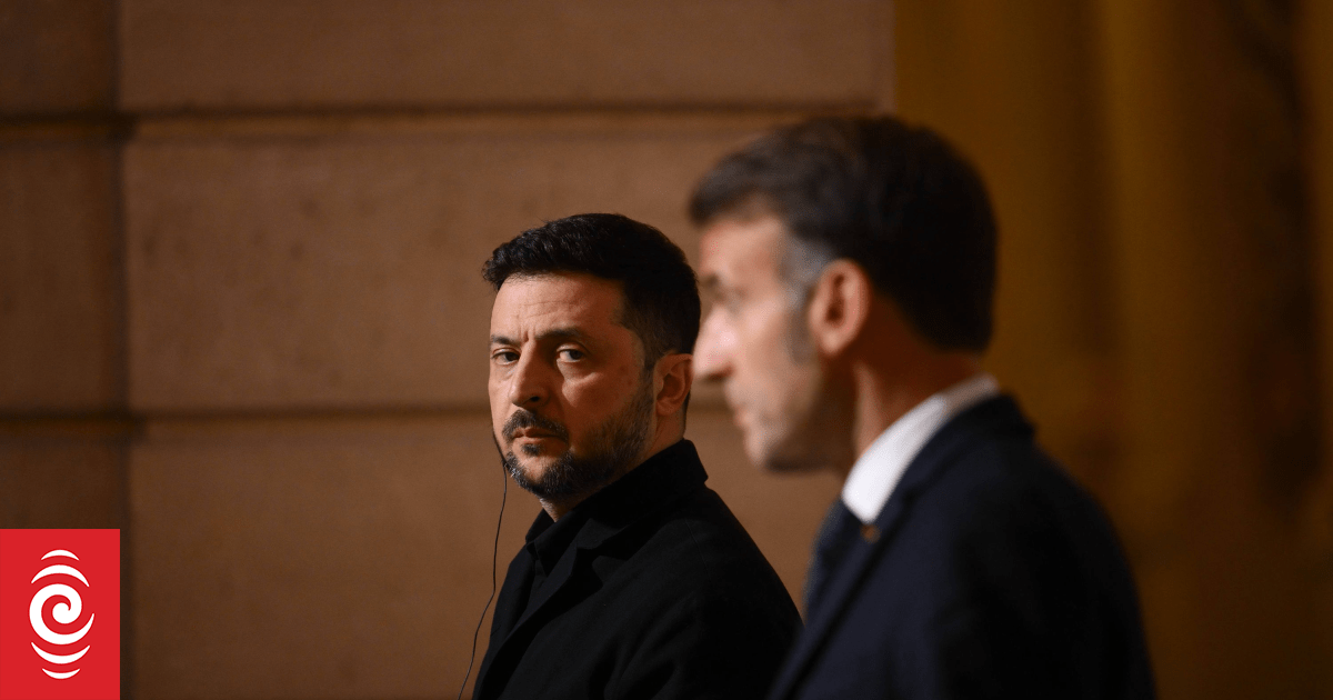 Ukrainian President Volodymyr Zelensky meets European leaders in London as Kremlin praises Donald Trump's new security strategy