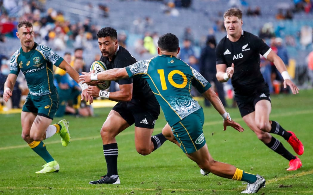 Richie Mo'unga in possession. Bledisloe Cup rugby union test match. Australia Wallabies v New Zealand All Blacks. ANZ Stadium, Sydney, Australia. 31st Oct 2020. Copyright Photo: David Neilson / www.photosport.nz