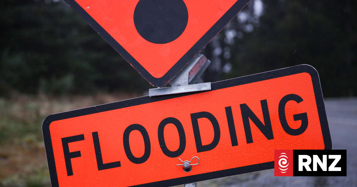 Heavy rain causes flooding in Awakino Gorge