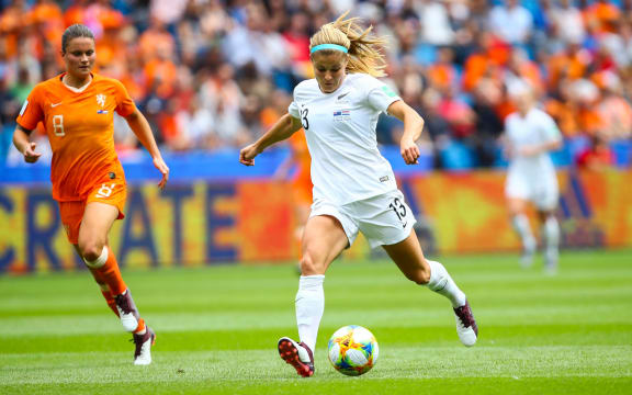 Rosie White ( NZL ) vs Sherida Spitse ( Pays Bas )
New Zealand Football Ferns v Netherlands.
FIFA Women's World Cup Group E match at Stade OcÃ©ane, Le Havre, France on 11 June 2019.
Copyright photo: panoramic / www.photosport.nz