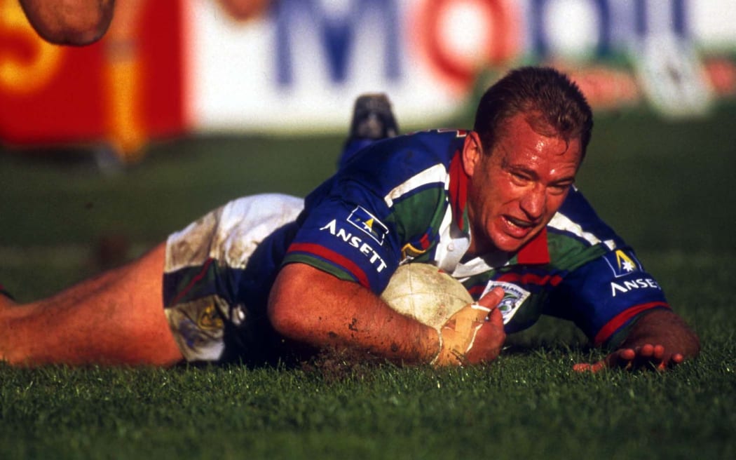 Dean Bell playing for the Warriors 1995.