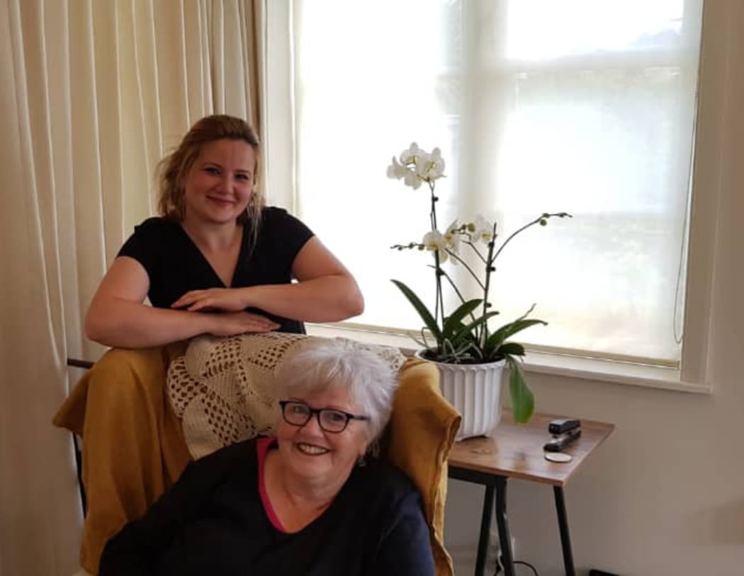Hadil Catherina, from Syria (back) and Red Cross volunteer Adrienne Henderson, from Dunedin.