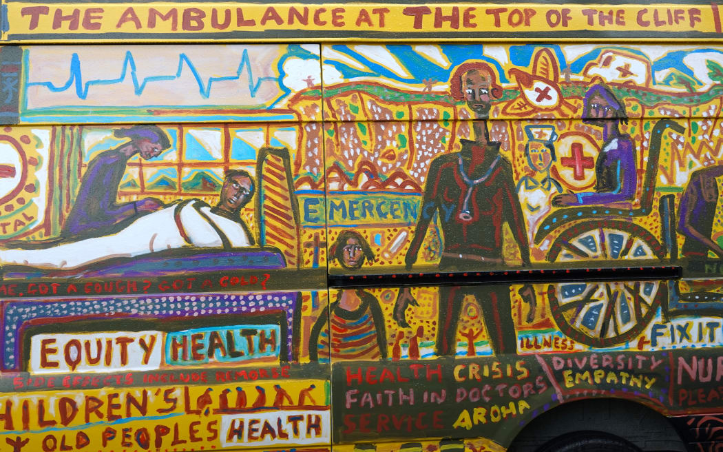 The Hīkoi for Health “vanbulance” has been turned into a mobile work of art by painter Nigel Brown. Photo: RNZ / Peter de Graaf