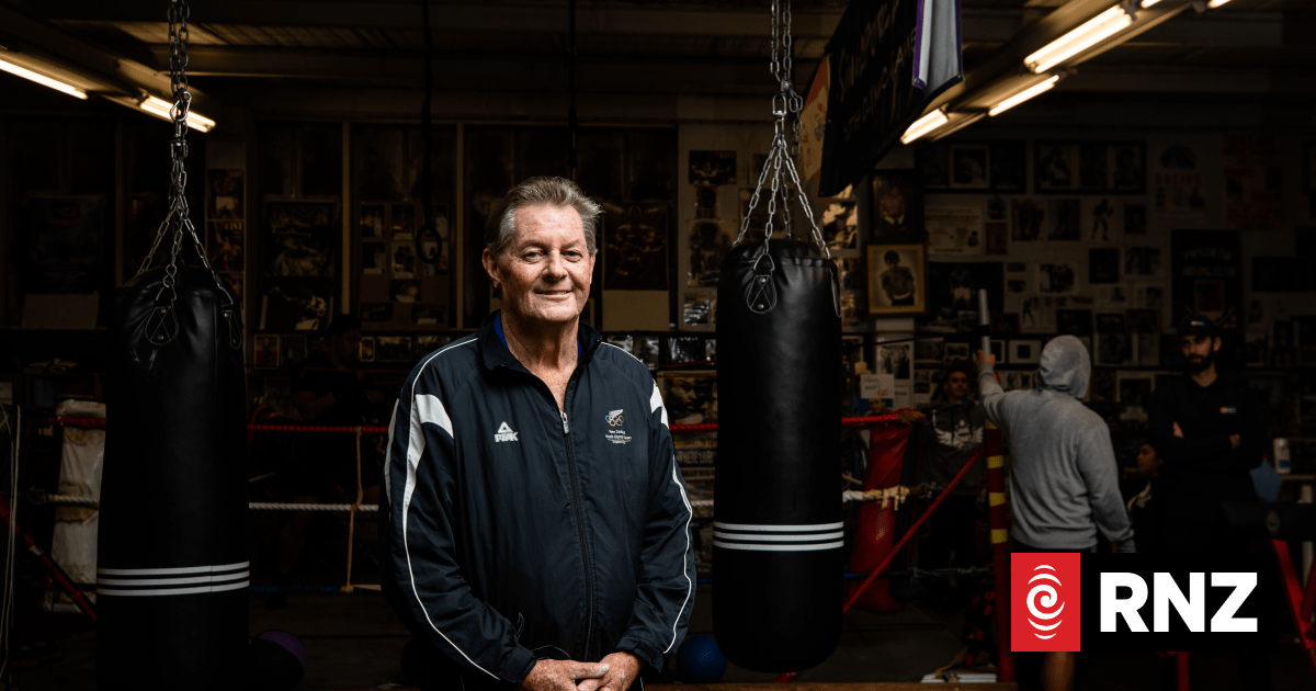 Joseph Parkers erster Trainer, Grant Arkell, stirbt