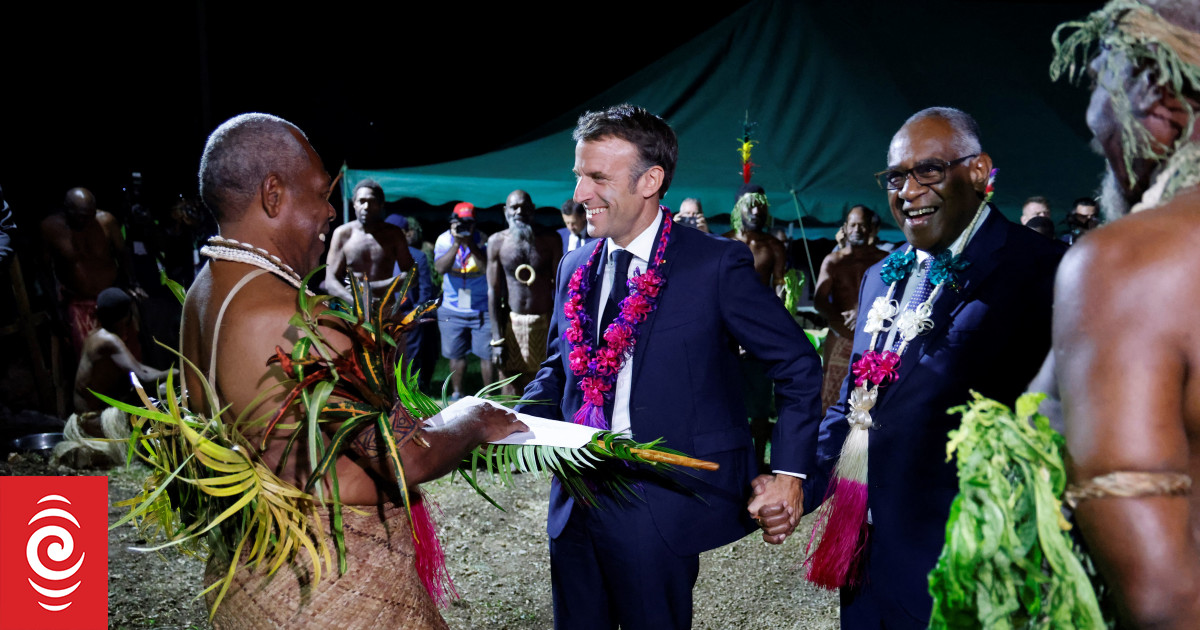 Macron to provide money to Vanuatu, look at land dispute | RNZ News