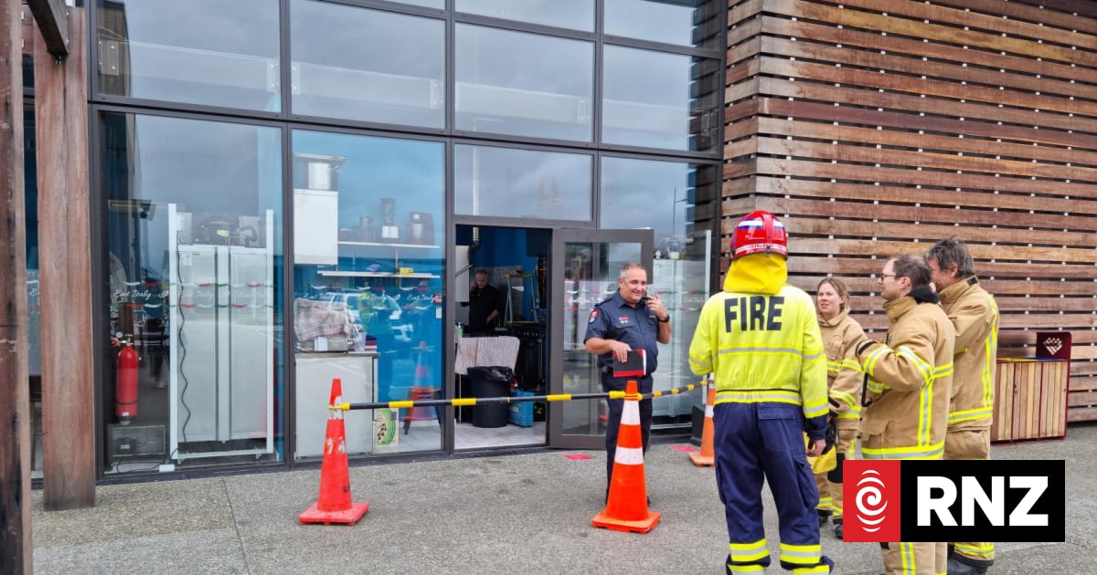 Two injured after restaurant's pizza oven explodes in Nelson | RNZ