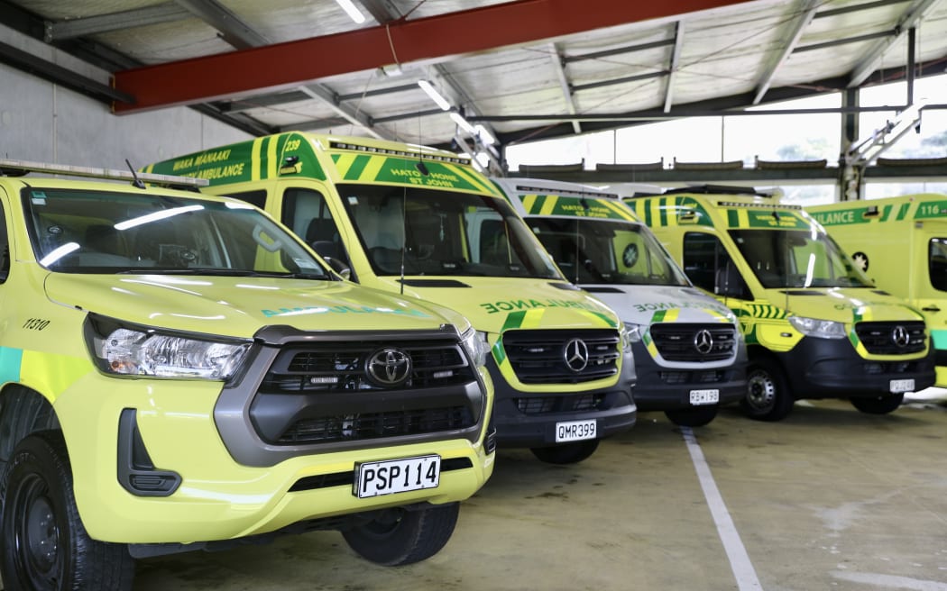 Ambulance St John vehicles - generic
