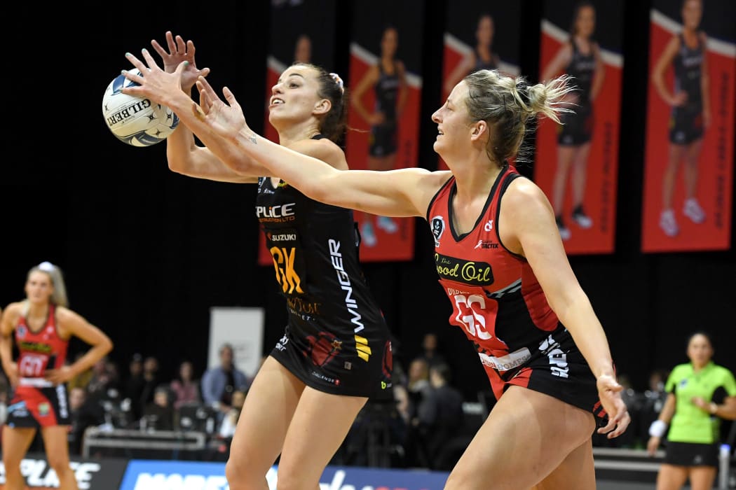 Georgia Tong and Ellie Bird, Magic v Tactix, ANZ Premiership Netball, 2 August 2020.