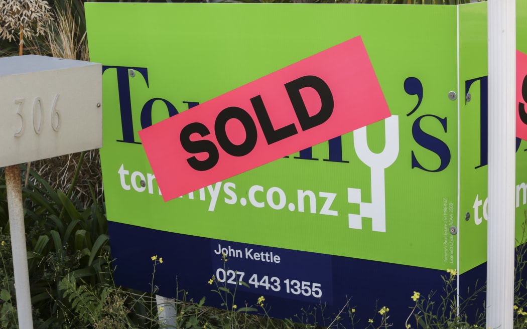 Sold sign Housing generic