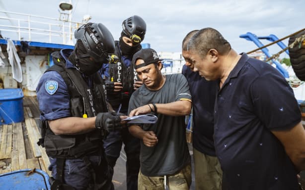 LU RONG YUAN YU 138 arrest police