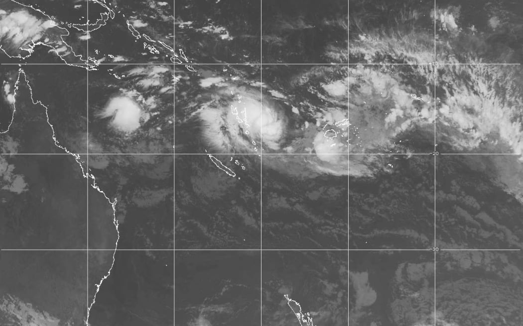 Tropical Cyclone Keni hovers between Vanuatu and Fiji.