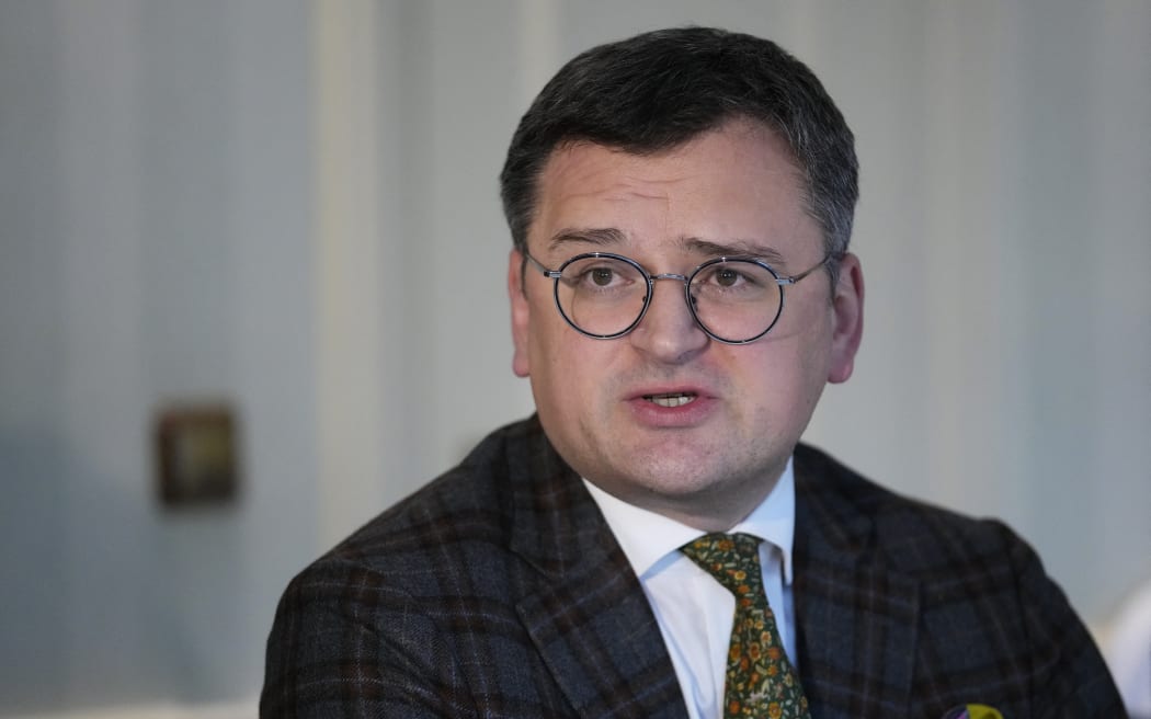 Ukrainian Foreign Minister Dmytro Kuleba meets with United States Secretary of State at the Munich Security Conference (MSC) in Munich, southern Germany, on February 18, 2023. (Photo by Petr David Josek / POOL / AFP)