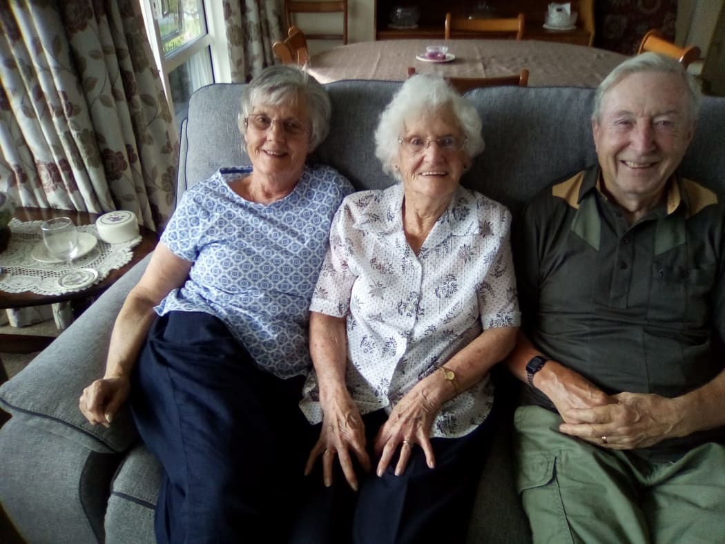 Alice Jones, 97, with her daughter and son-in-law Pam and Vernon Smith