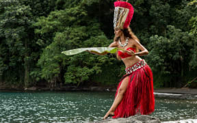 Tahitian dancer, Poemoana