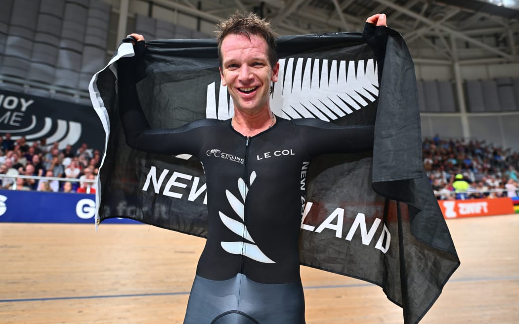 Aaron Gate of New Zealand celebrating victory in the Men’s Points Race at the 2023 World Championships.