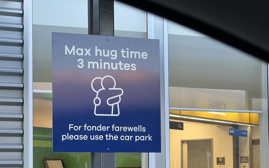 hug limit sign