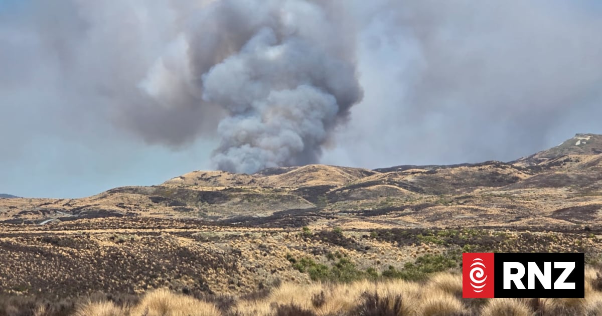 Waiouru fire spreads over 2800ha, South Island blaze contained