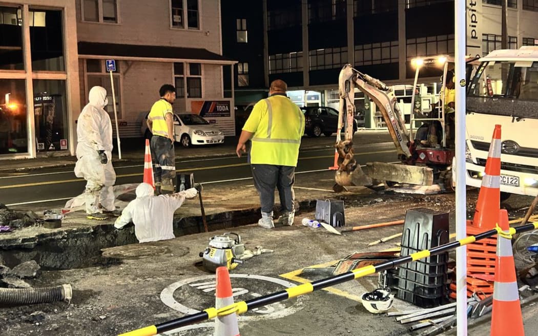 Contractors are working into the night to fix a drinking water pipe that burst on Thorndon Quay earlier on Tuesday, 29 April 2025.